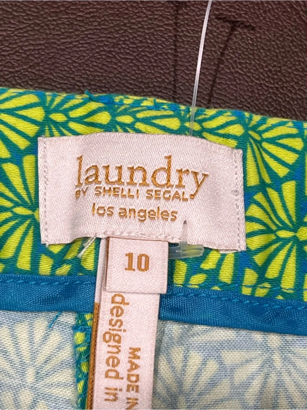 Laundry by Shelli Segal green shorts with blue geometric pattern, size 10